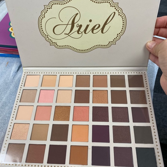 Eye shadows - Picture 5 of 7